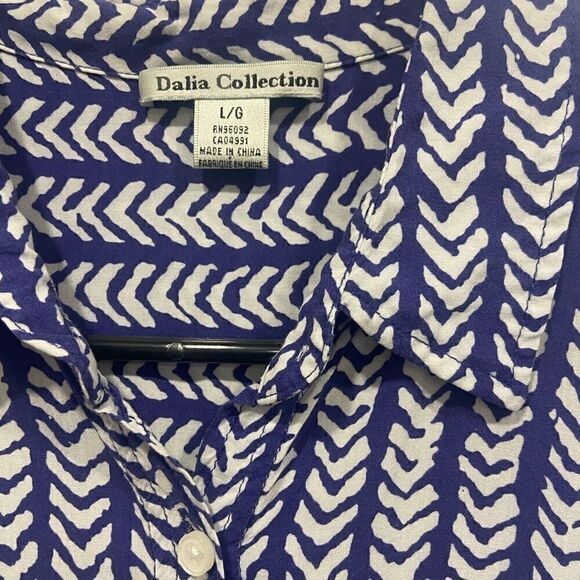 Dalia Collection purple Long Sleeve V print chevron 3/4 button down rayon Size L - Picture 9 of 9